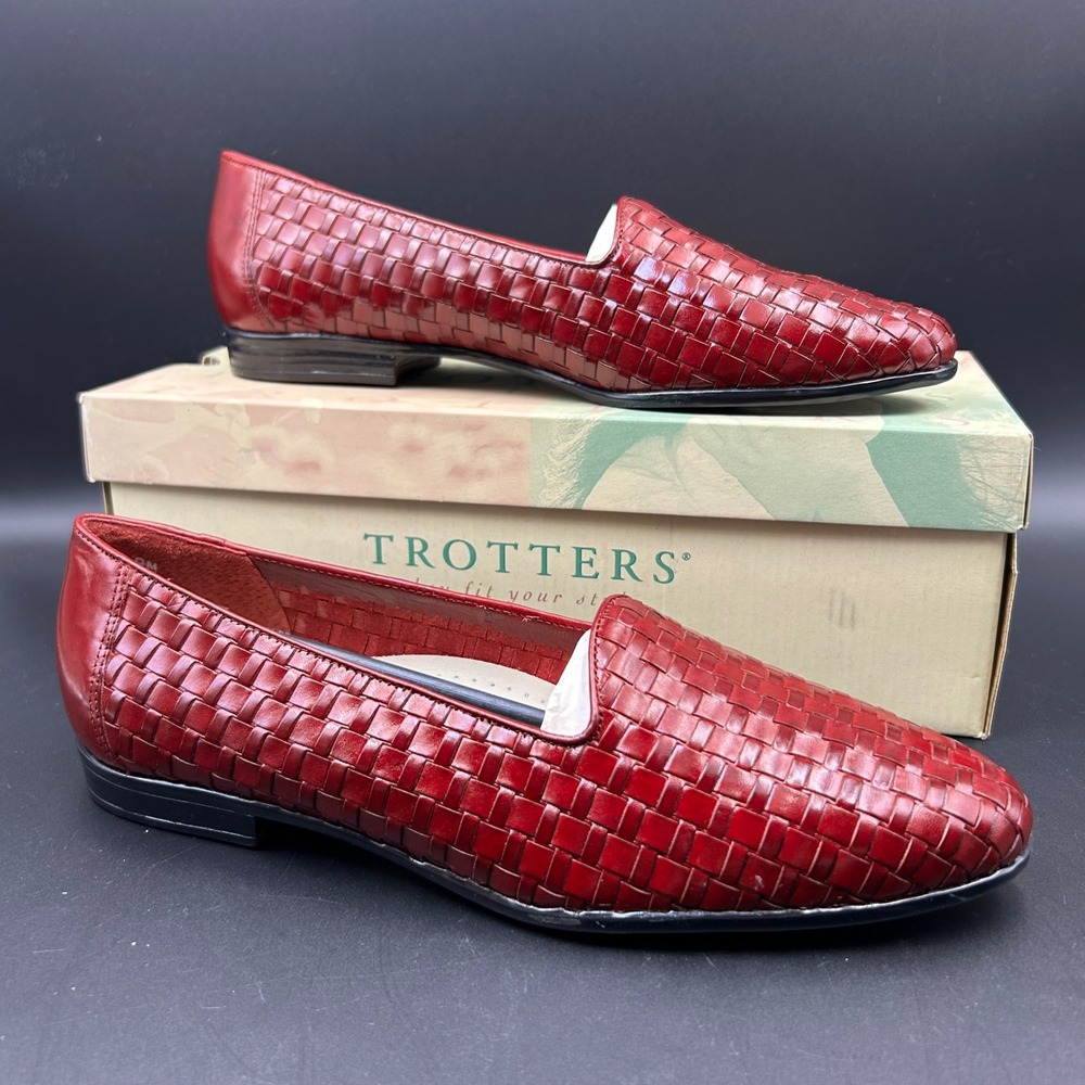 New Trotters Liz Loafers Women 9M Red Woven Leather Slip On Classic Preppy Shoes